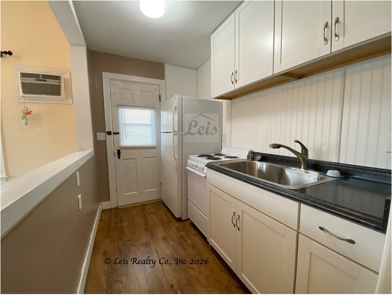 404 Sycamore Street #2 - Photo 3 of 12