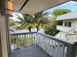 featured image of 519 W Kalmia Dr