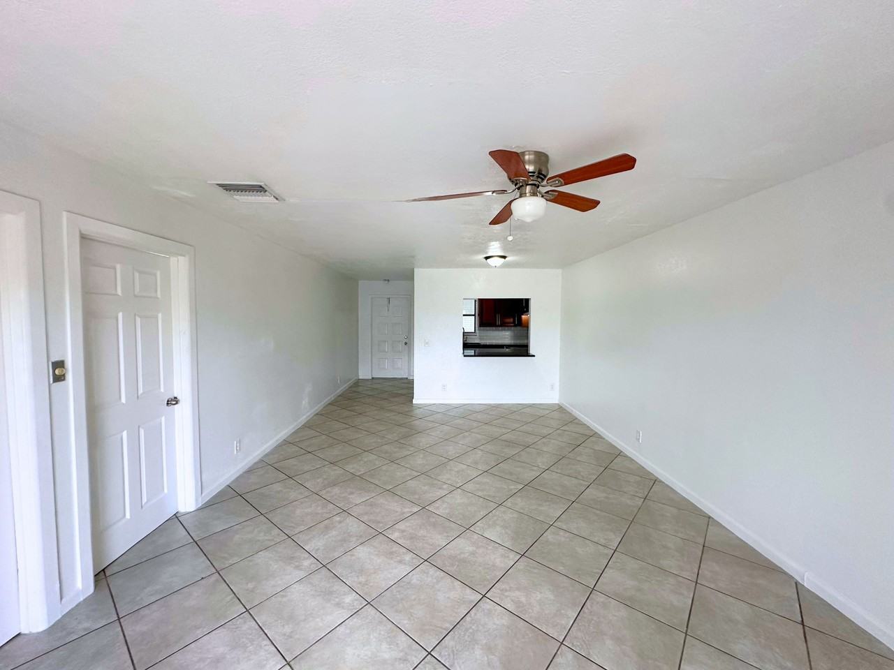 928 South Federal Highway - Photo 2 of 16