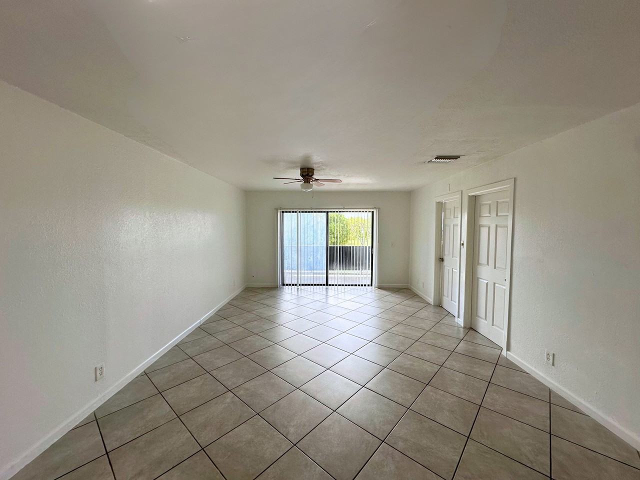 928 South Federal Highway - Photo 4 of 16