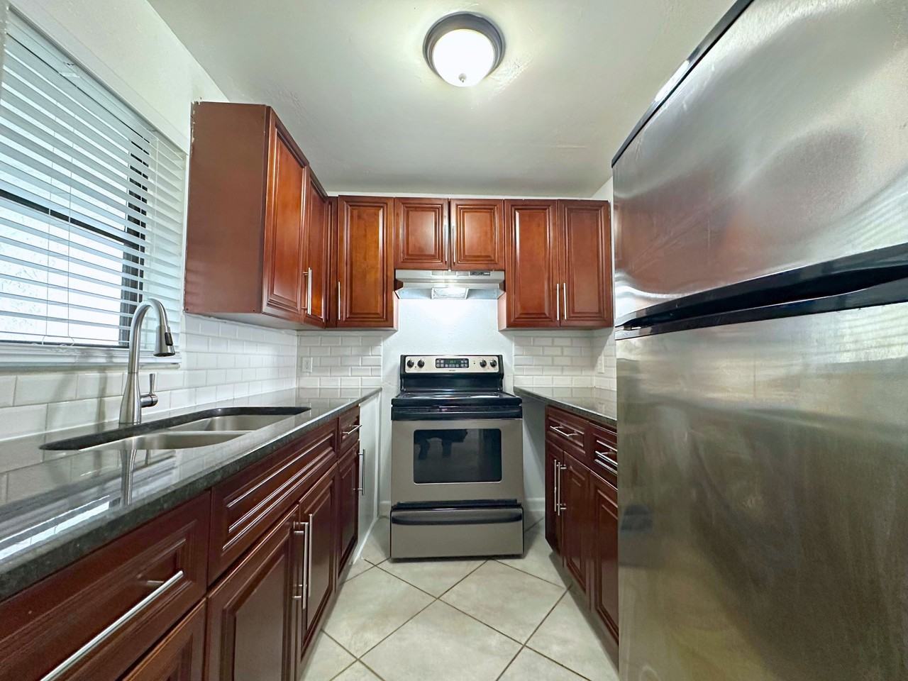 928 South Federal Highway - Photo 6 of 16