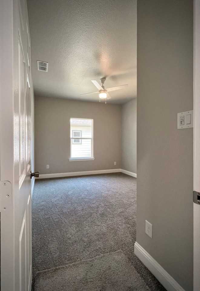 823 Edgar St #1 - Photo 6 of 15