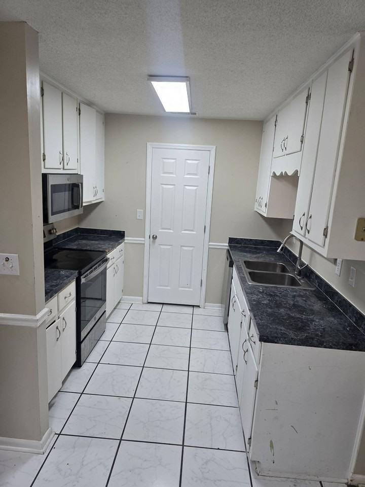 763 Dunlevie RoadUnit A #A - Photo 7 of 9