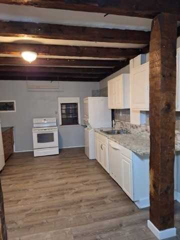 404 Main St #1R - Photo 2 of 10