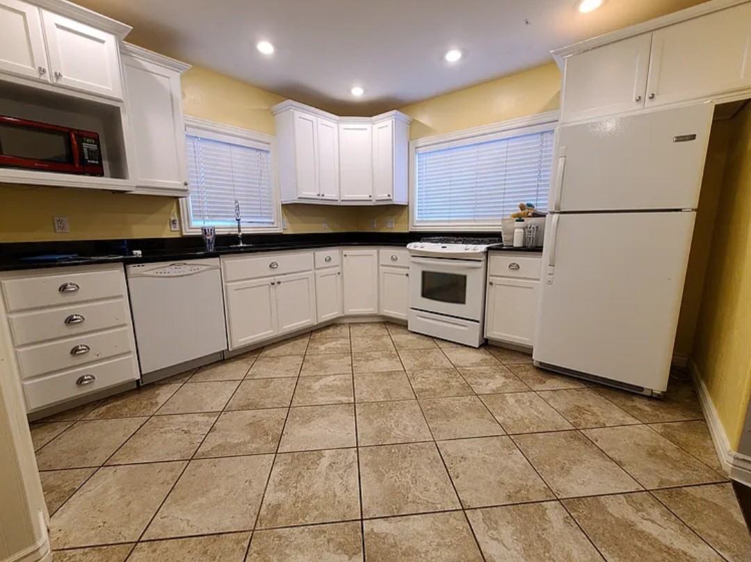 3425 Owen St #1 - Photo 2 of 14