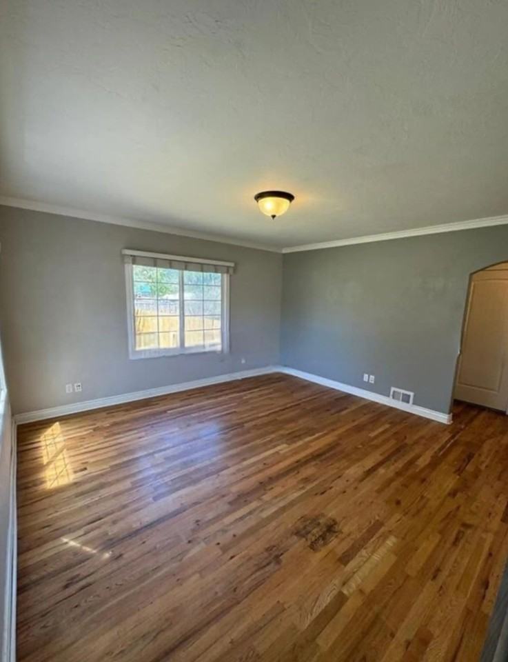 3425 Owen St #1 - Photo 4 of 14