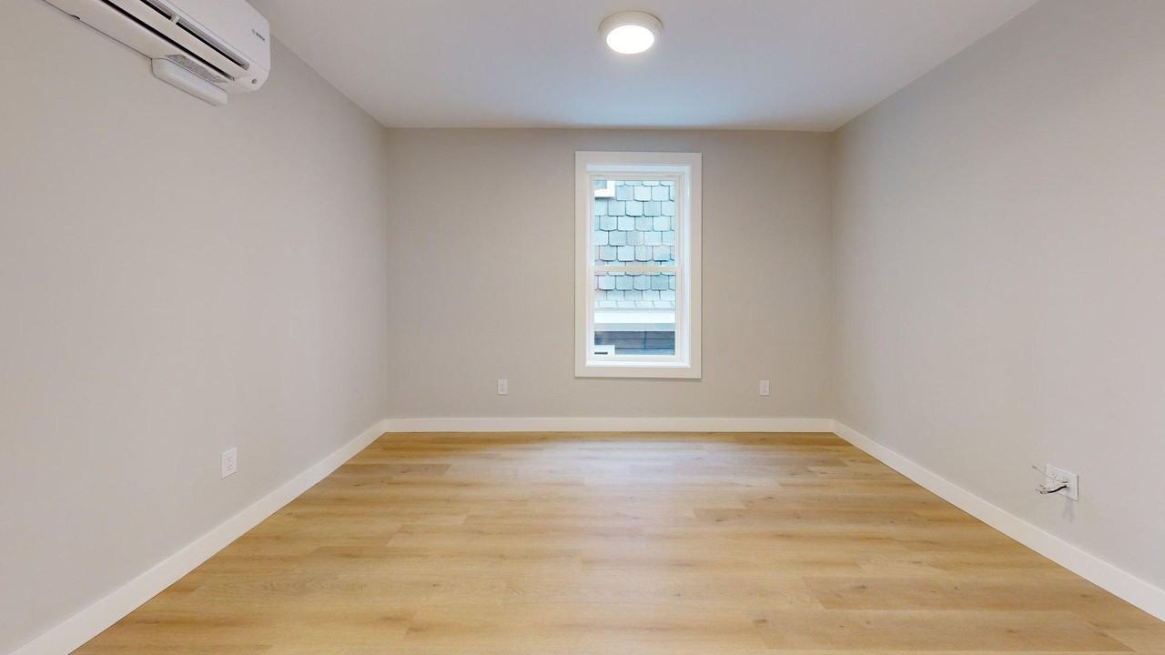 273 Maverick Street - Photo 2 of 14