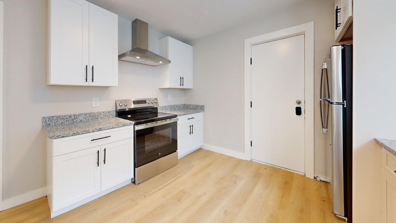 273 Maverick Street - Photo 3 of 14