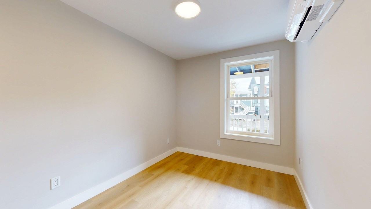 273 Maverick Street - Photo 6 of 14