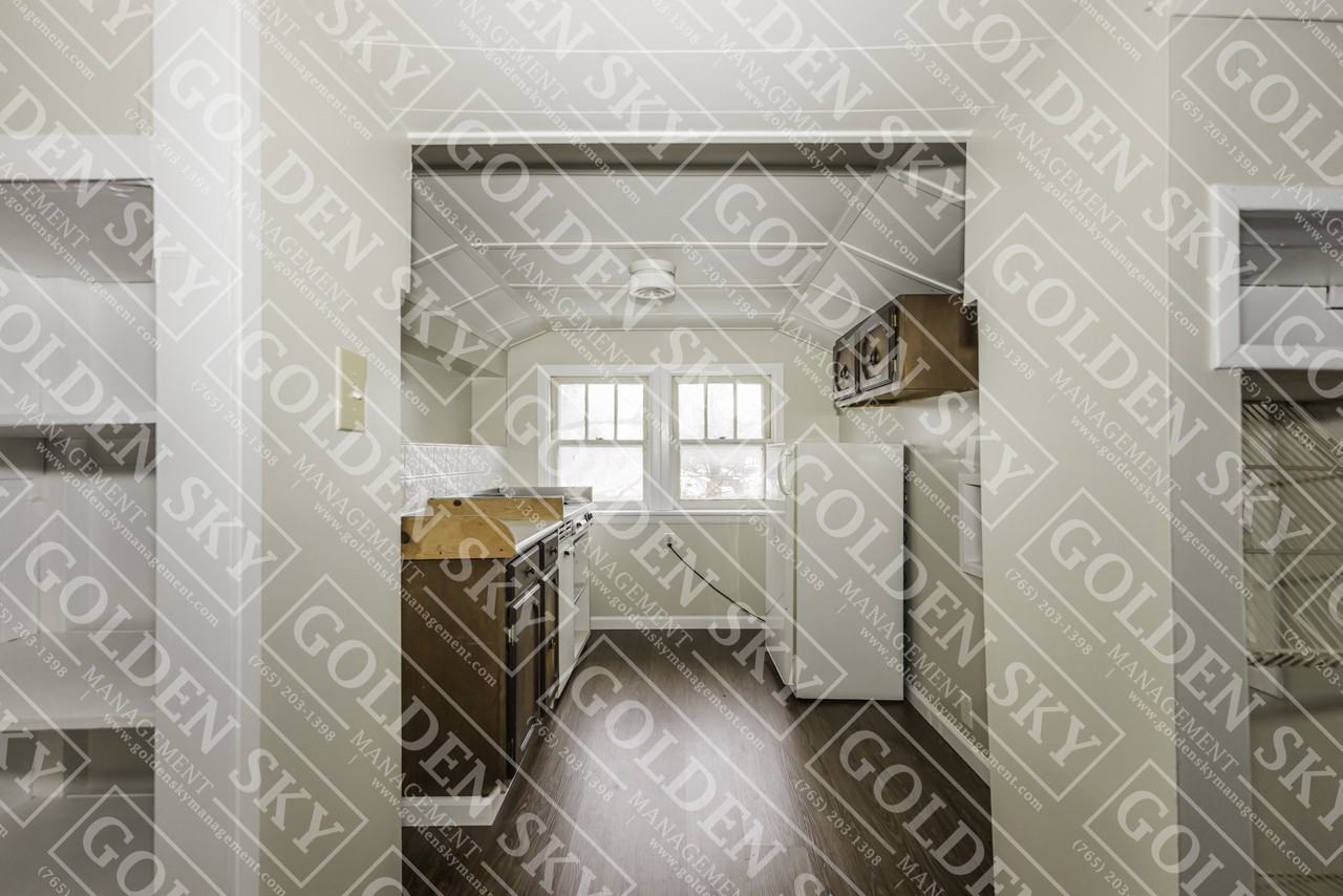 219 West Memorial Drive - Photo 4 of 7