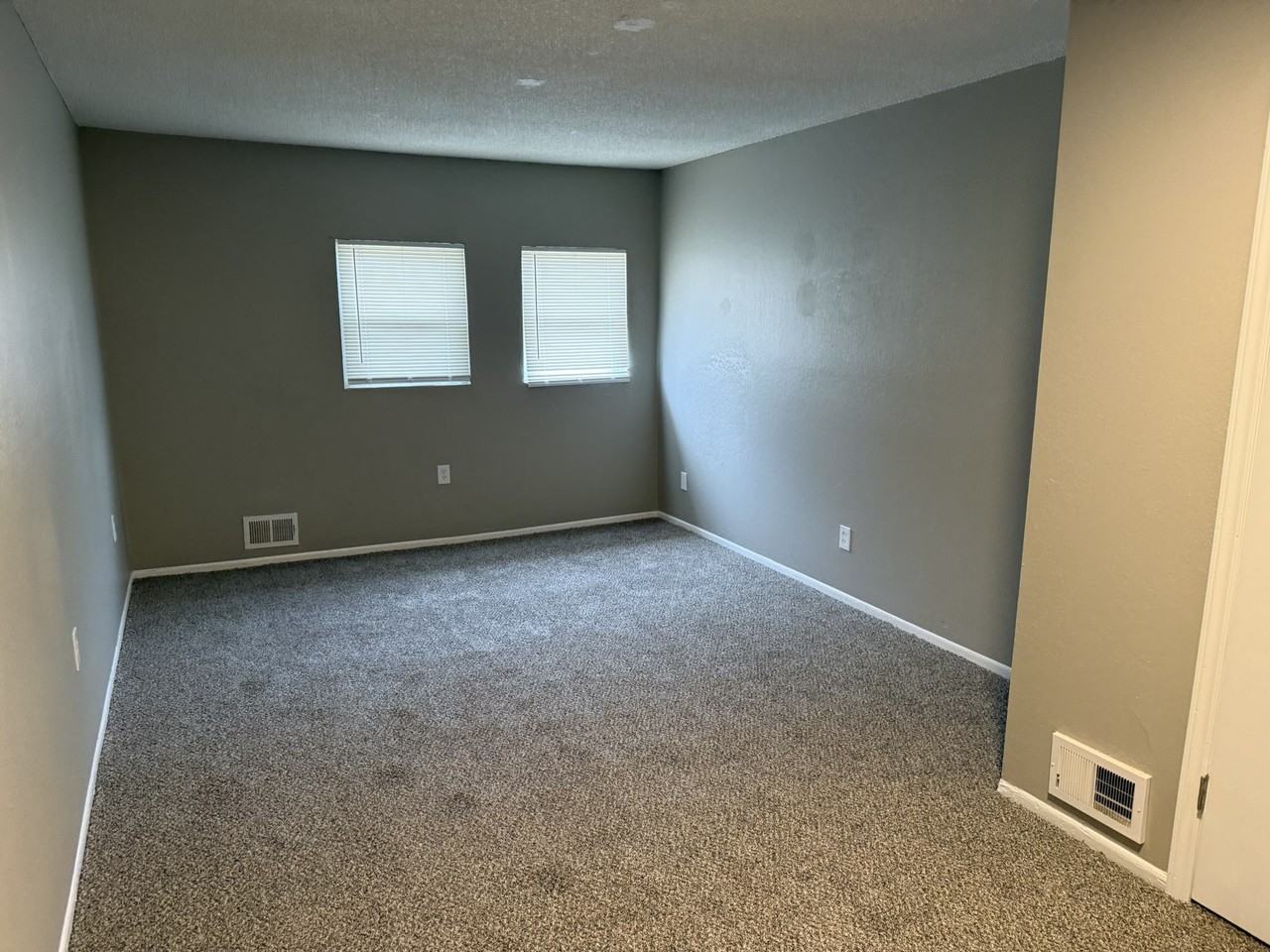 232 East Pacific Drive - Photo 2 of 9