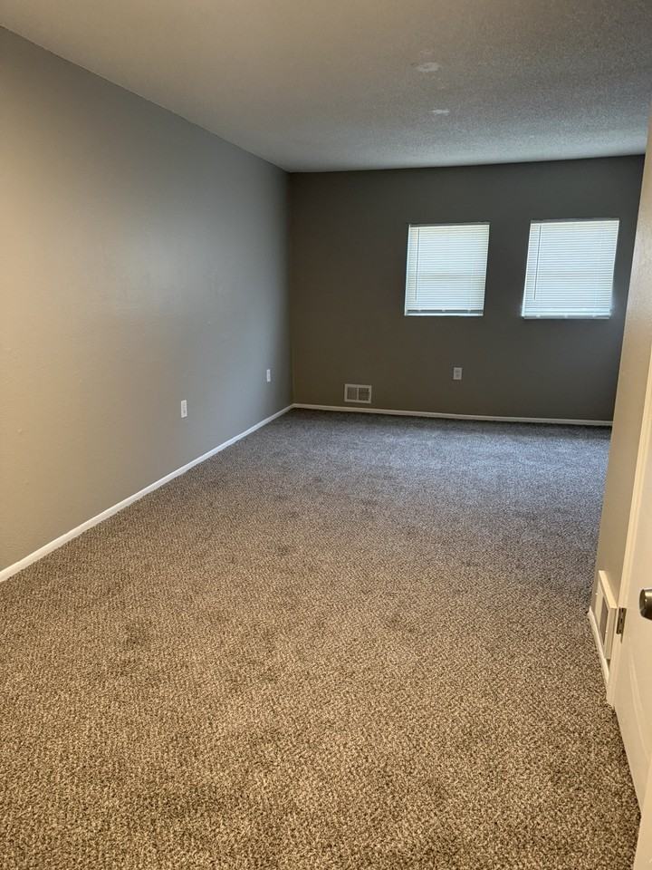 232 East Pacific Drive - Photo 3 of 9