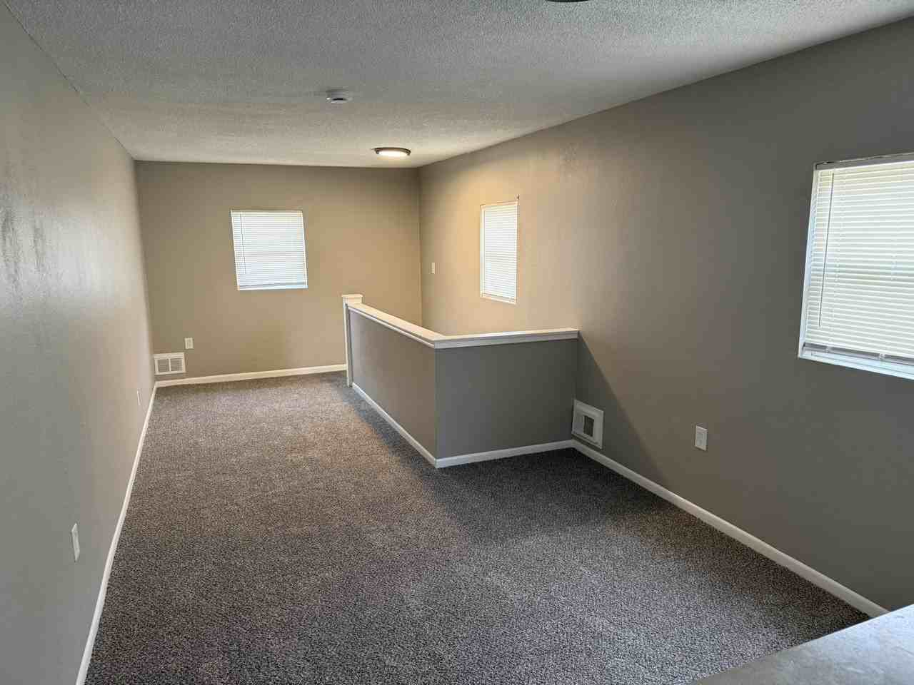 232 East Pacific Drive - Photo 5 of 9