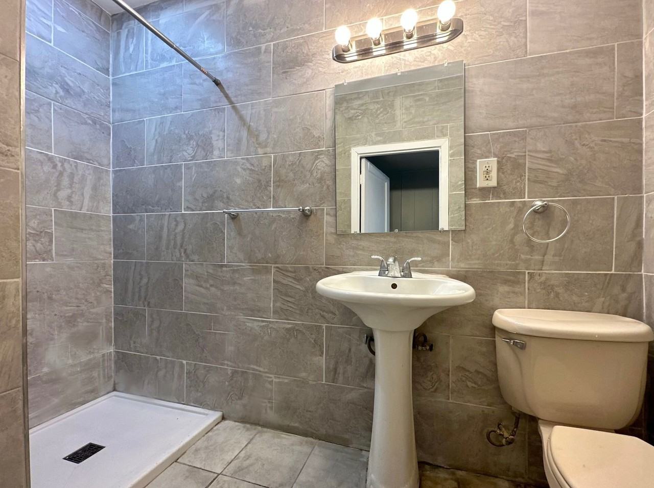 318 27th Ave North - Photo 2 of 25