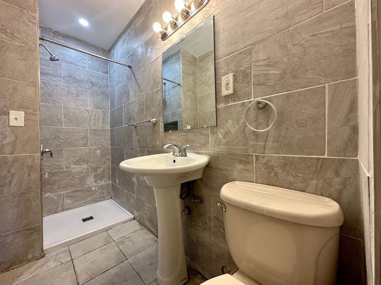 318 27th Ave North - Photo 4 of 25