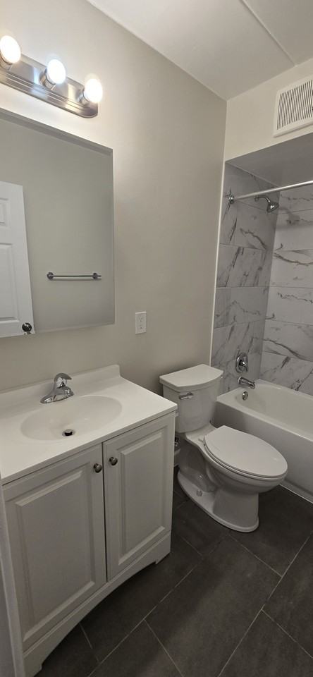 7349 175th Street - Photo 5 of 32