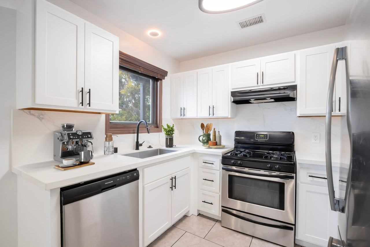 1342 N Highland Ave - Photo 7 of 8