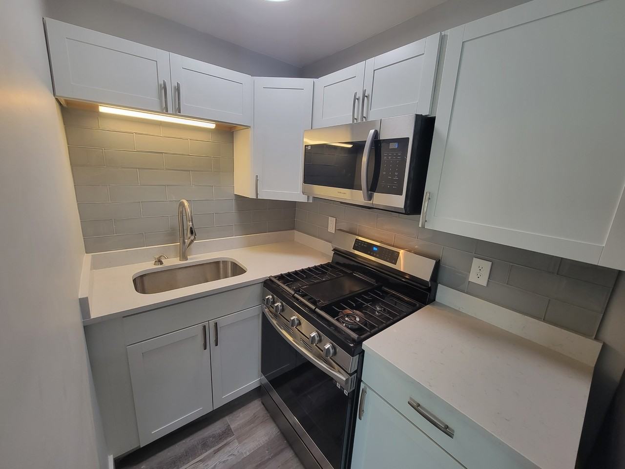 1-7 High Street - Photo 2 of 25