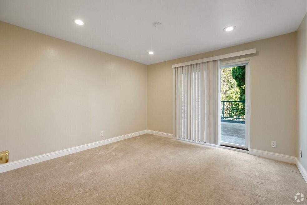 1927 Dwight Way - Photo 7 of 50