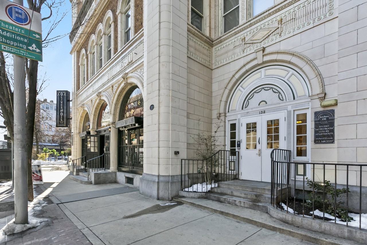 124 -132 Temple Street - Photo 3 of 20