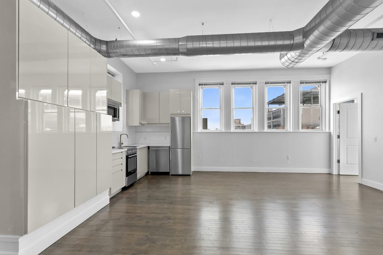 124 -132 Temple Street - Photo 4 of 13