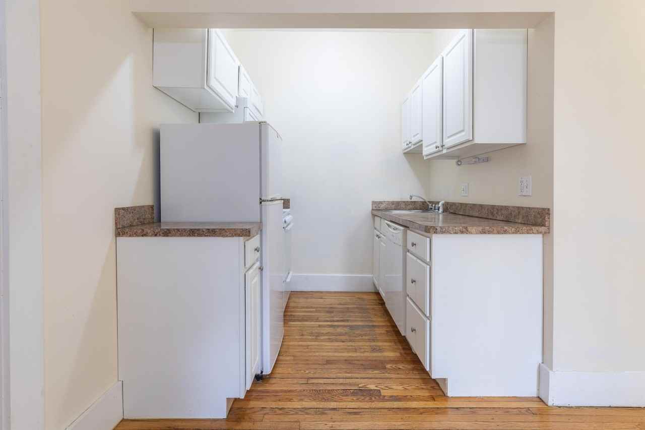 891 Massachusetts Avenue - Photo 5 of 10