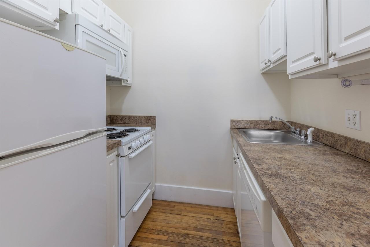 891 Massachusetts Avenue - Photo 6 of 10