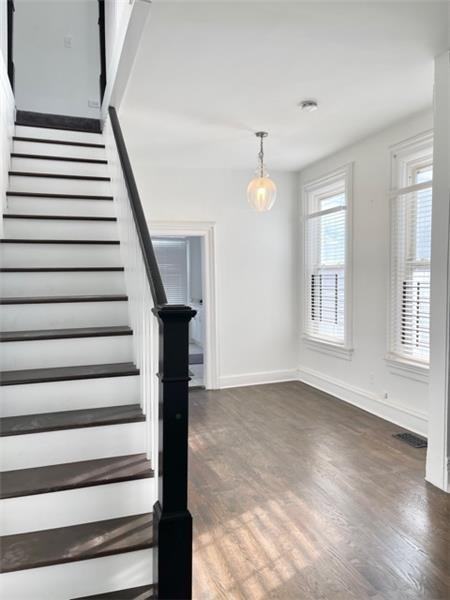 1629 N Claremont Ave - Photo 3 of 11