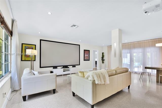 10610 Ne 11th Ct - Photo 4 of 31