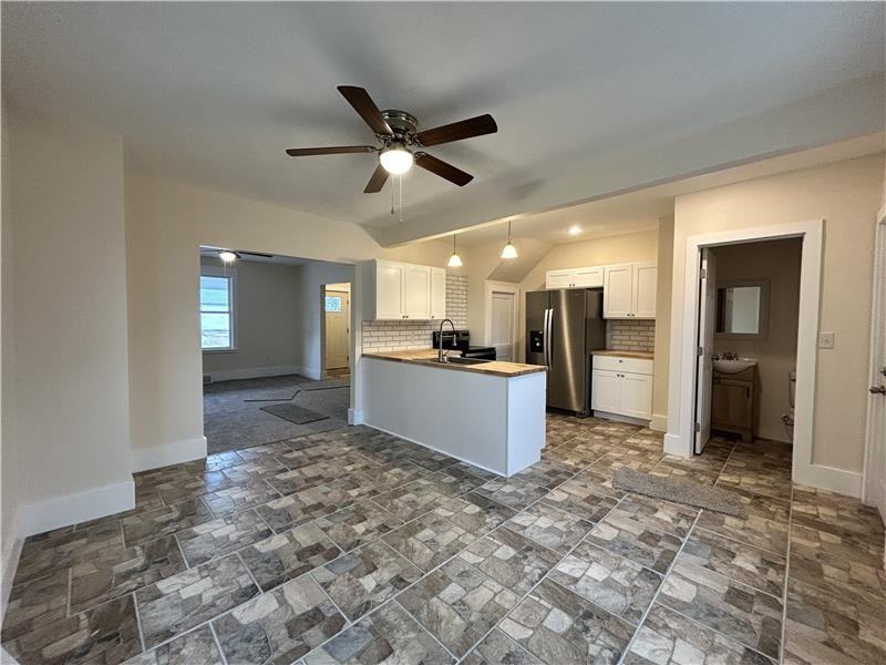 316 Henry Ave - Photo 3 of 11