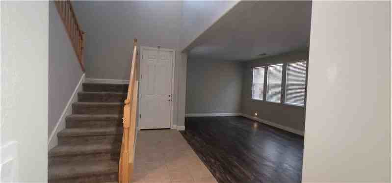 2467 Berkshire Ln - Photo 3 of 16