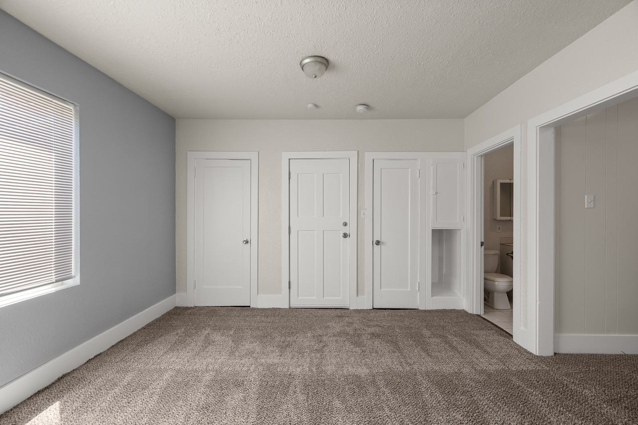 215 East 1st Street - Photo 5 of 10