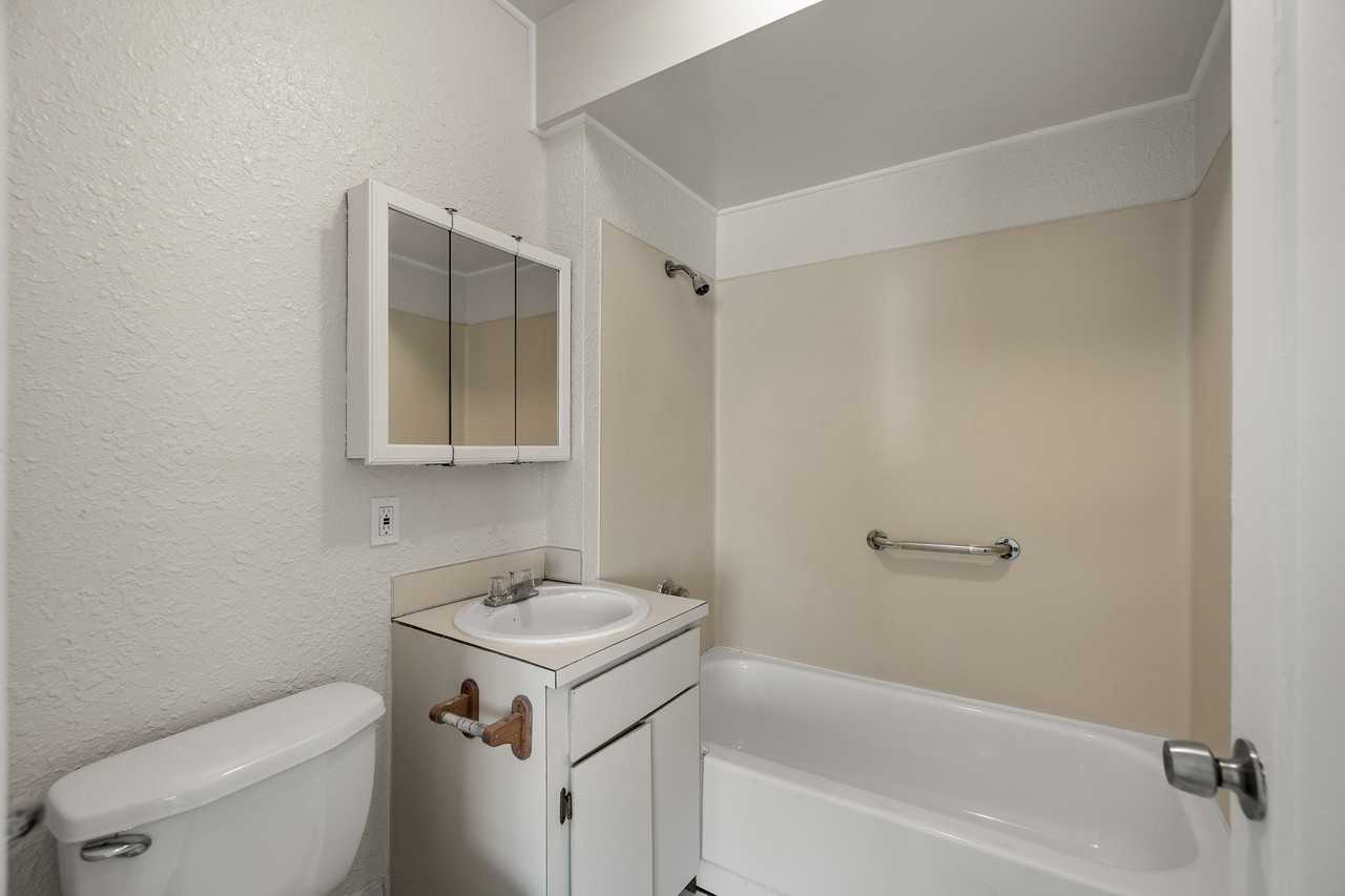 215 East 1st Street - Photo 7 of 10