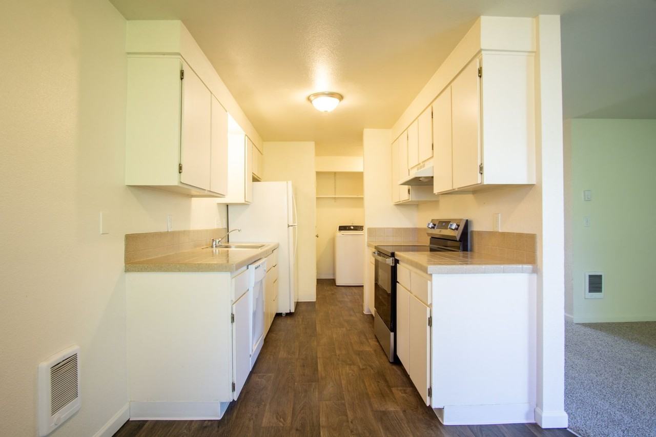 147A - Park Place Apartments - Photo 5 of 23