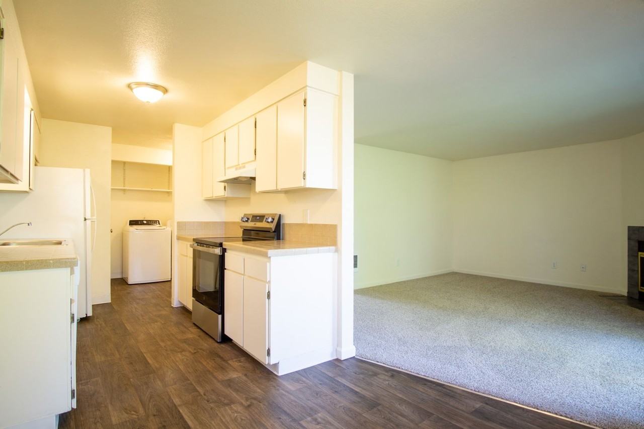 147A - Park Place Apartments - Photo 6 of 23