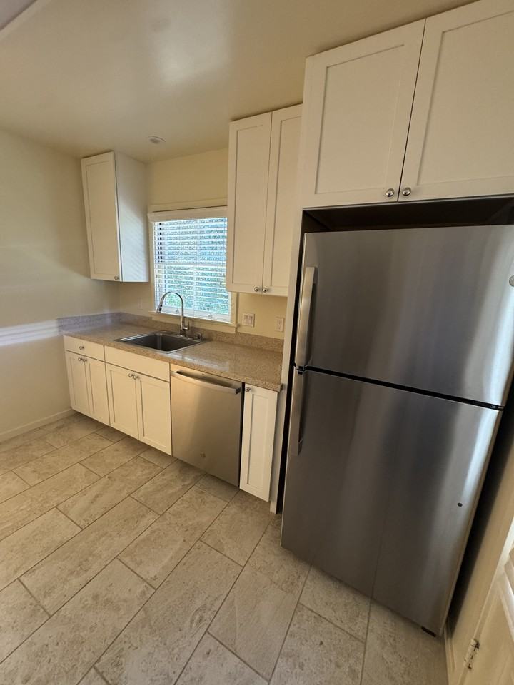 407 Washington Boulevard #B - Photo 3 of 17