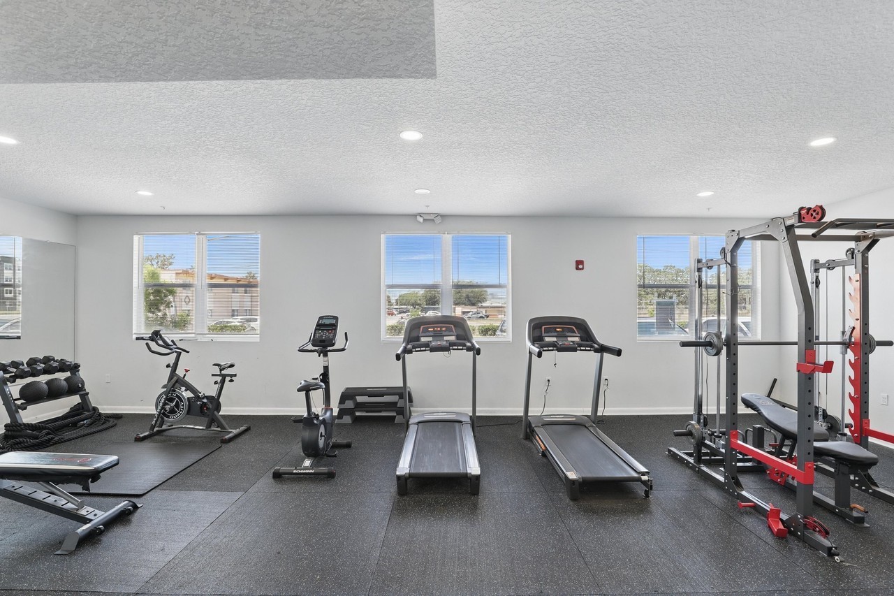 PALAZZO RESIDENCES I - Photo 5 of 10