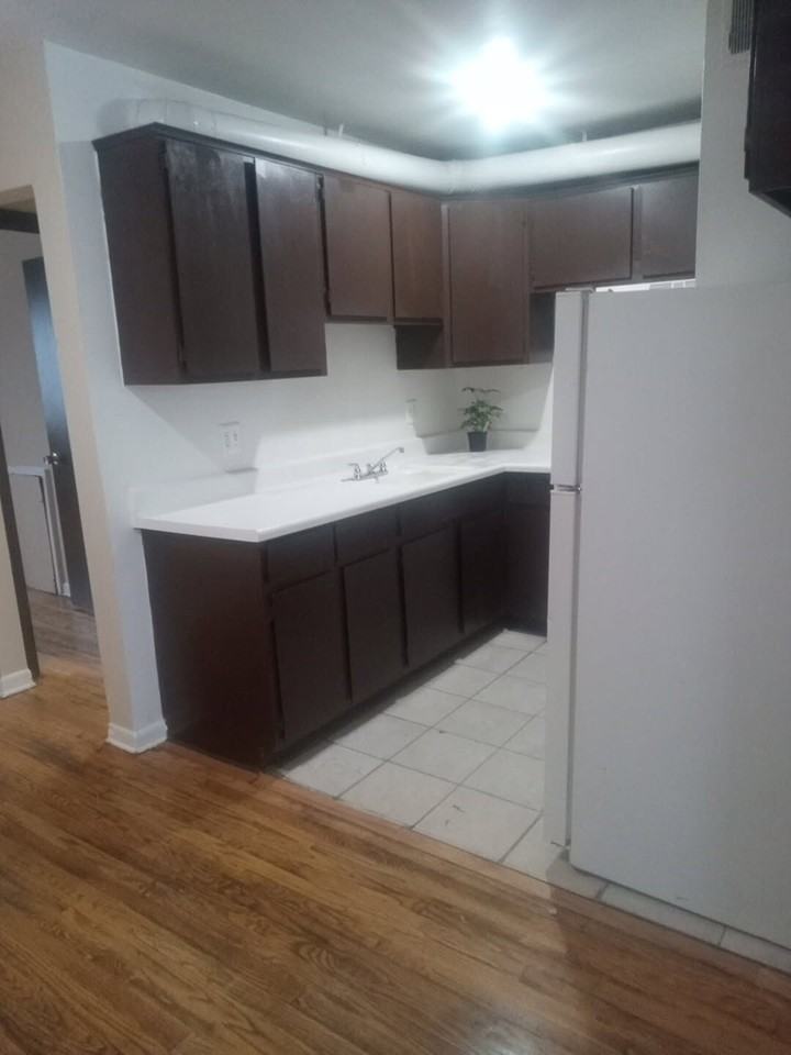 16623 Schaefer Highway - Photo 2 of 5