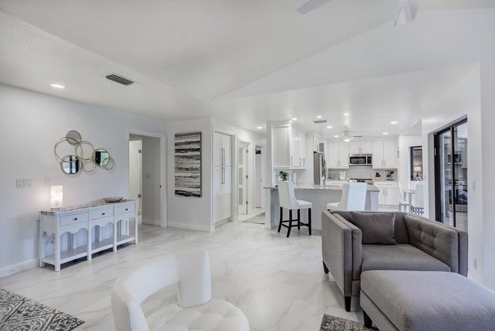 6 Lexington Lane East - Photo 6 of 8