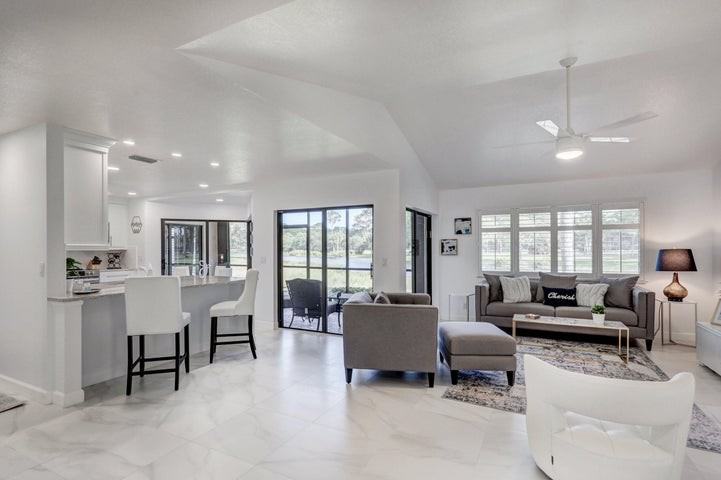 6 Lexington Lane East - Photo 7 of 8