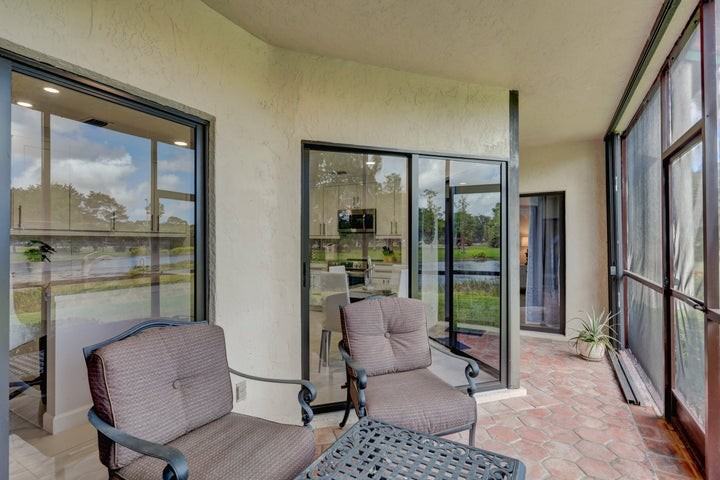 6 Lexington Lane East - Photo 3 of 8