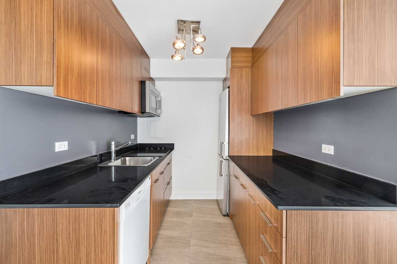 3475 Rue de la Montagne — photo 2