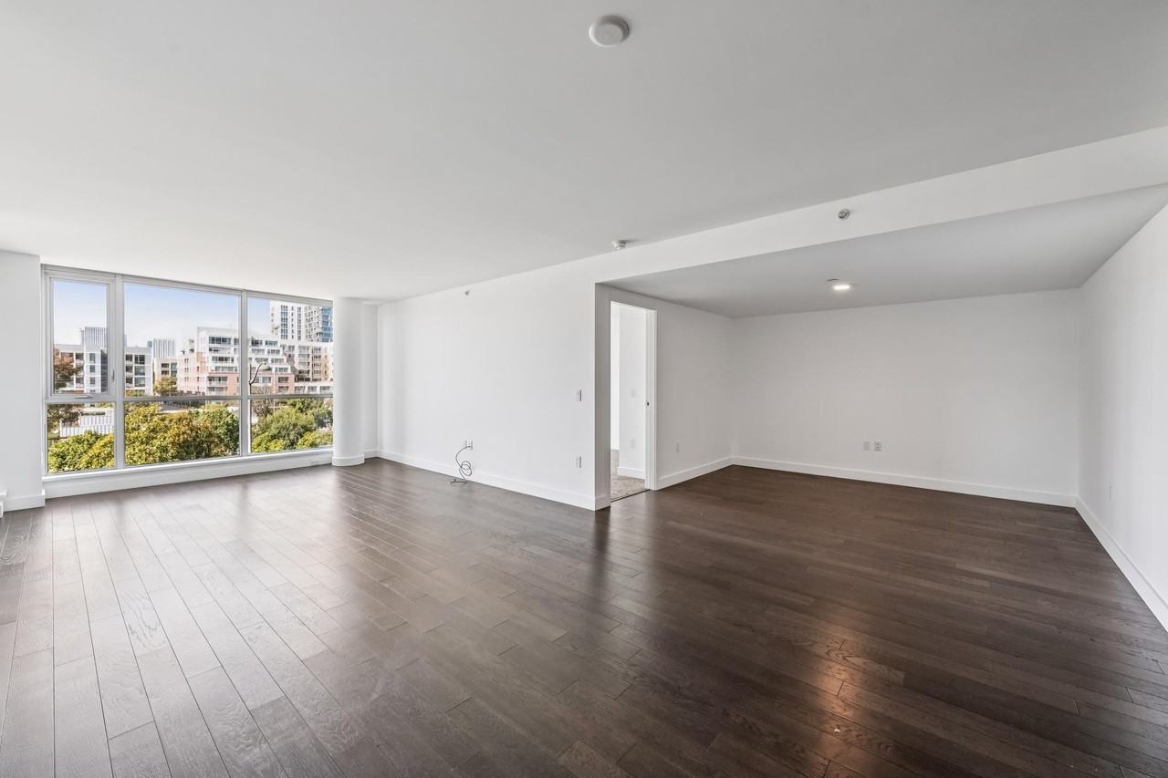 718 Long Bridge Street #319 - Photo 5 of 38