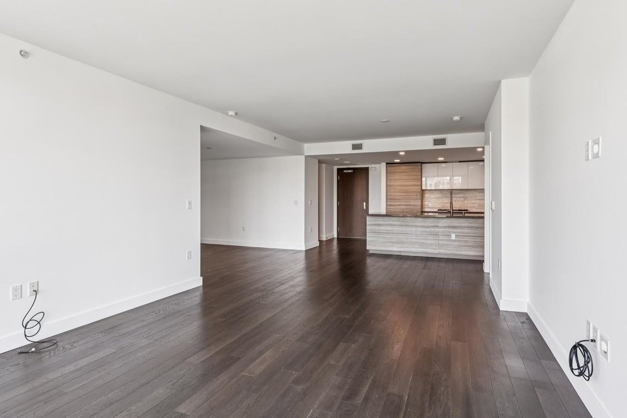 718 Long Bridge Street #319 - Photo 6 of 38