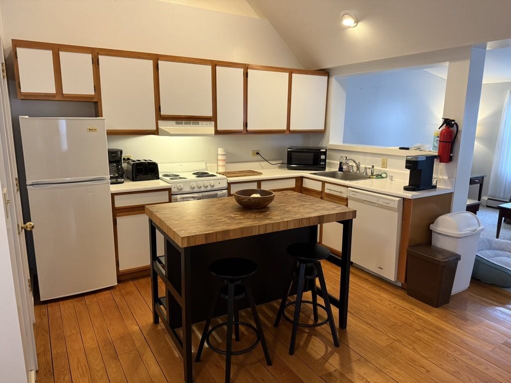 31 Pleasant St #C - Photo 2 of 6