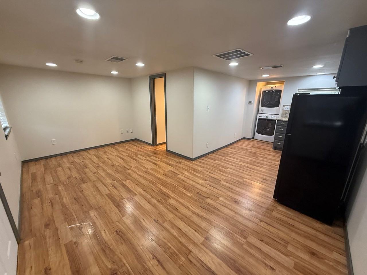 2618 22 - Photo 2 of 18