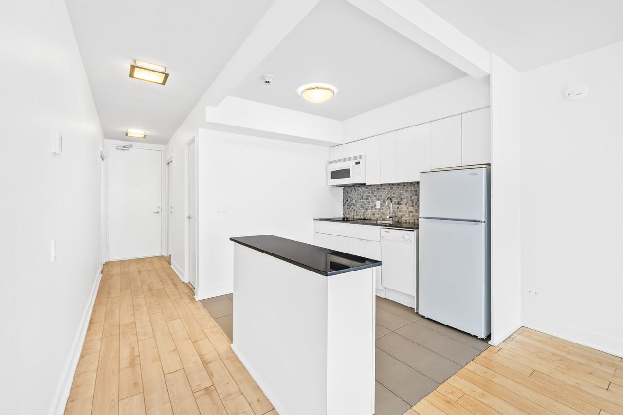 3475 Rue de la Montagne — photo 1