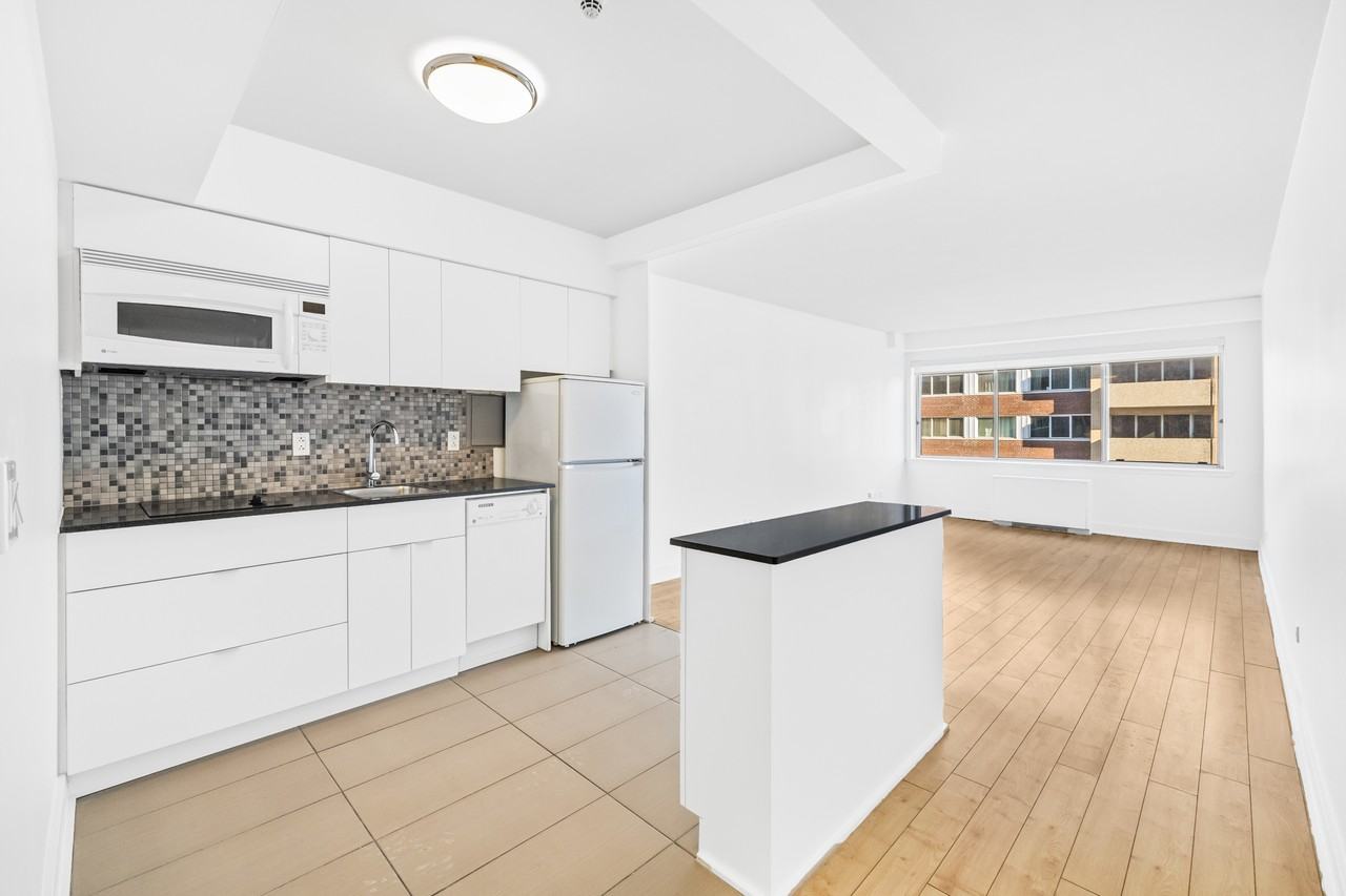 3475 Rue de la Montagne — photo 2