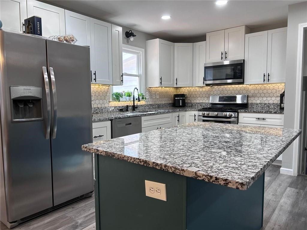 356 Norhill Ct - Photo 3 of 8