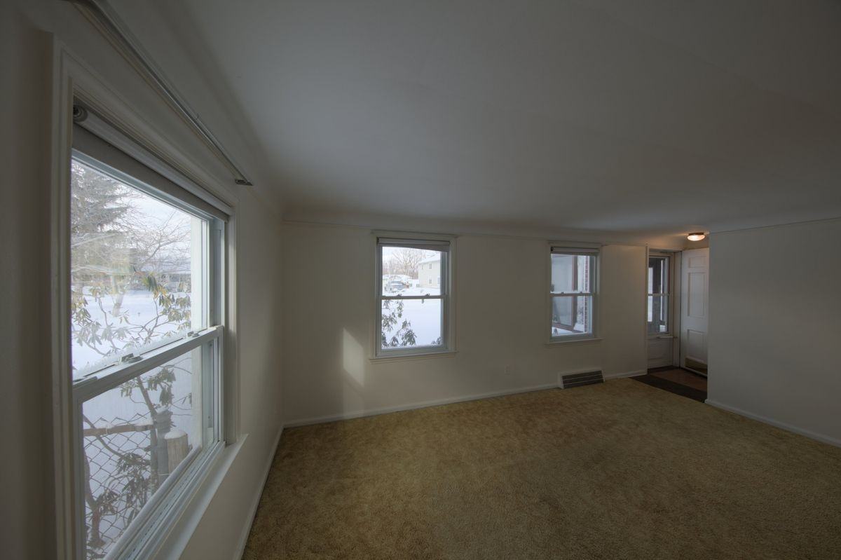 9249 Whitall Ln - Photo 6 of 21